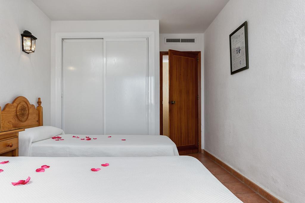 Apartamentos Embajador Фуeнхирола Екстериор снимка