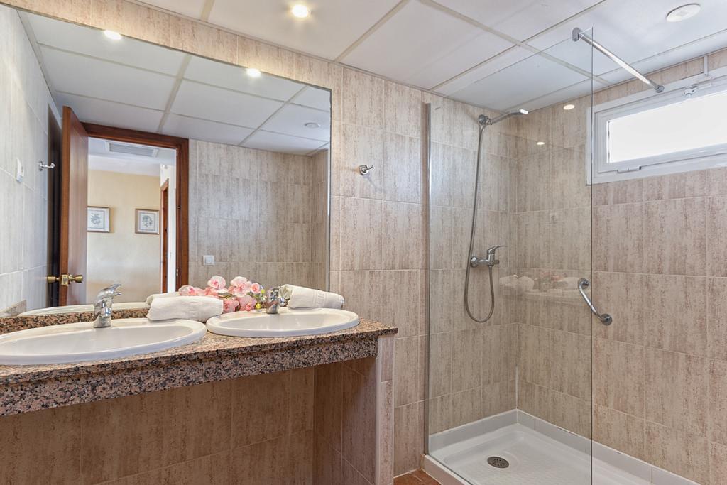 Apartamentos Embajador Фуeнхирола Екстериор снимка