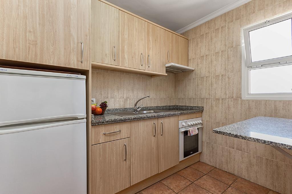 Apartamentos Embajador Фуeнхирола Екстериор снимка